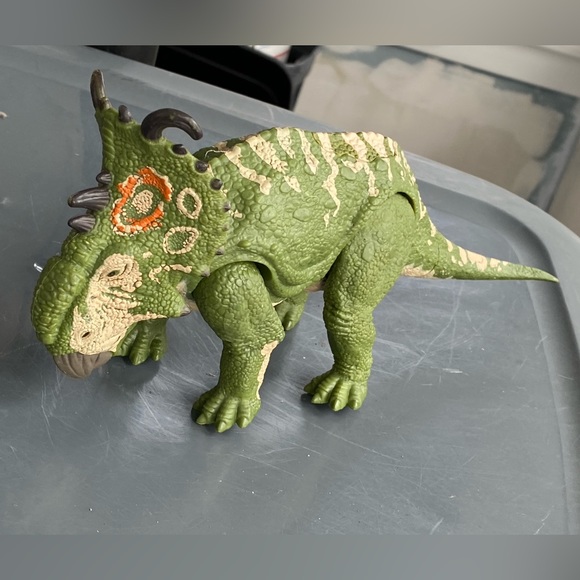 Jurassic World Fallen Kingdom Roarivores SINOCERATOPS 10” Jurassic Park Mattel - Picture 3 of 12